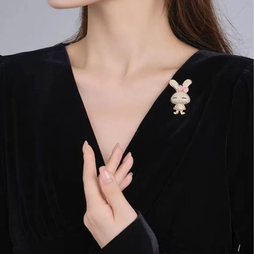 Cute rabbit style Brooch Unisex style for men's and womenColour:- gold Anti Tarnish material, superior Quality