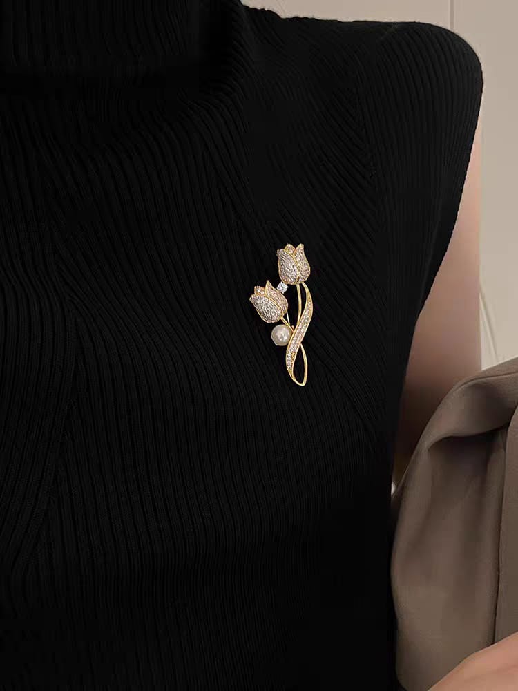 Double flower shaped Brooch Unisex style Colour:- Gold Anti tarnish and Anti Allergic Superior Quality products