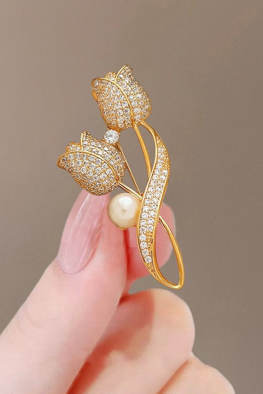 Double flower shaped Brooch Unisex style Colour:- Gold Anti tarnish and Anti Allergic Superior Quality products