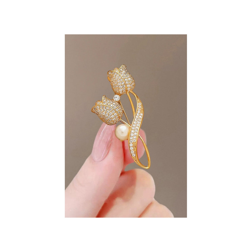 Double flower shaped Brooch Unisex style Colour:- Gold Anti tarnish and Anti Allergic Superior Quality products