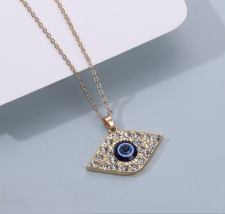 Evil eye neck pendent