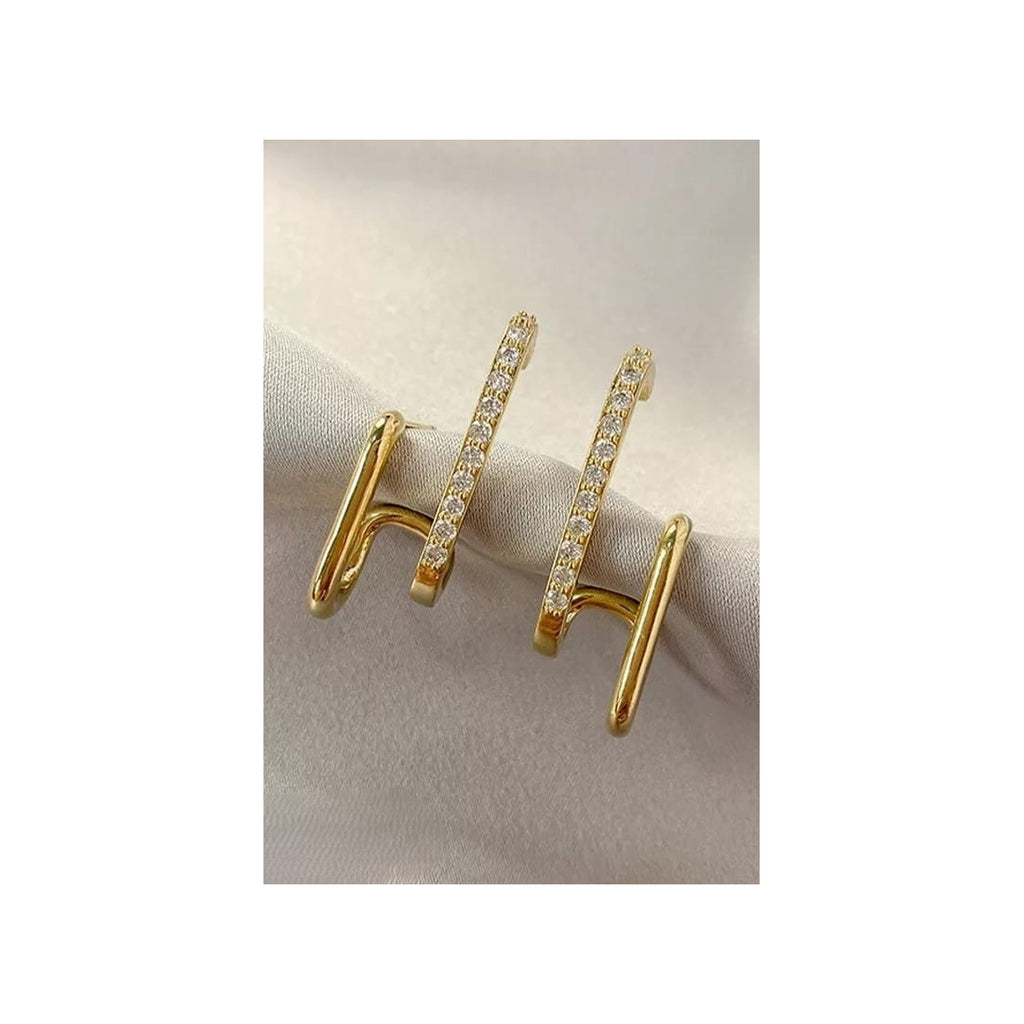 Korean fashion ear studsMaterial :- Alloy + RhinestonesColour:- Gold