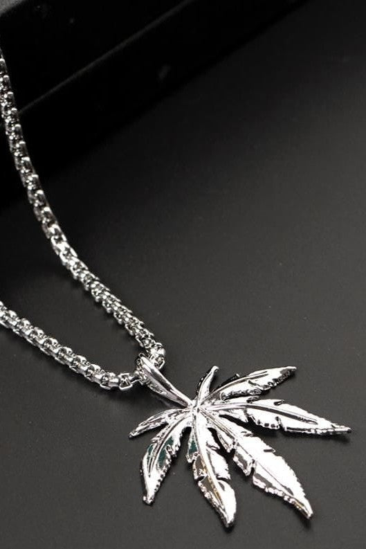 Men's leaf pendant NecklaceUnisex style