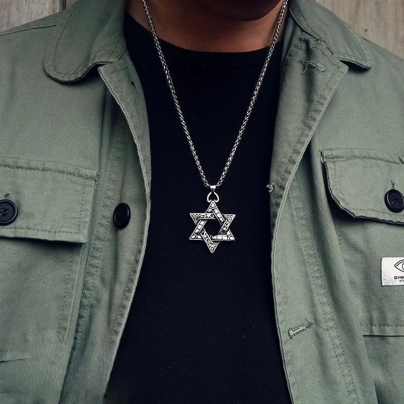 Men's Star pendant necklace