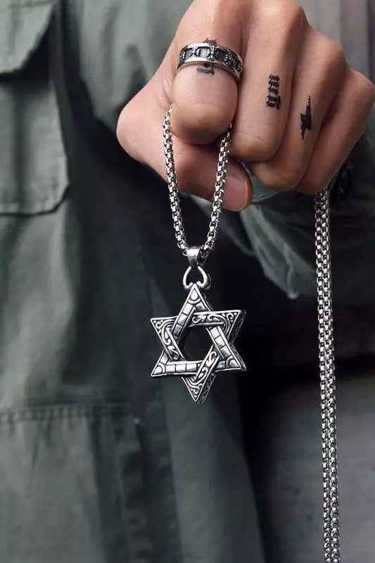 Men's Star pendant necklace
