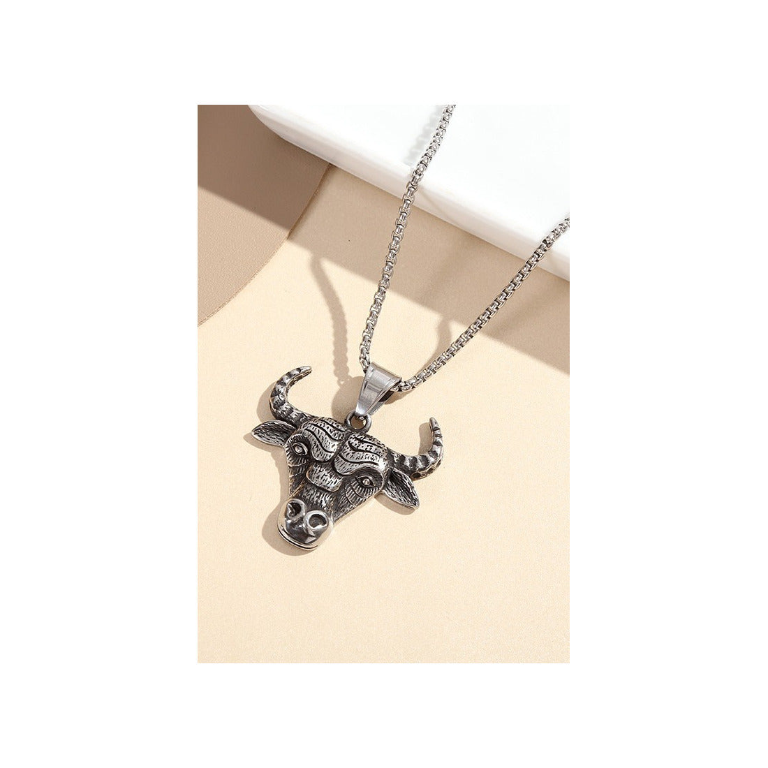 Bull shape NecklaceFor Mens and Women both Material:- Alloy + Steel Colour:- Silver