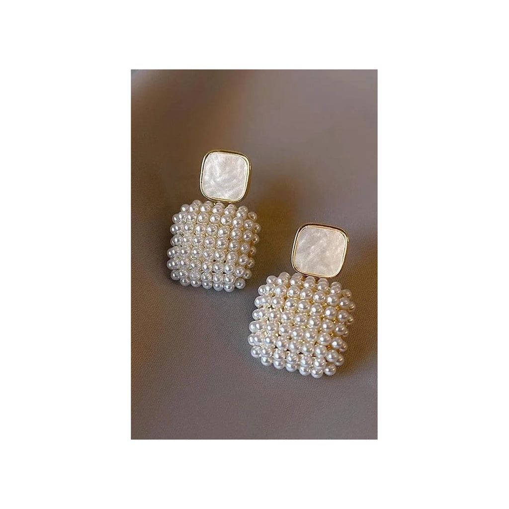 Handmade pearl Earrings for womenAnti tarnish featuresMaterial:- Pearl + Alloy zincColour:- Gold