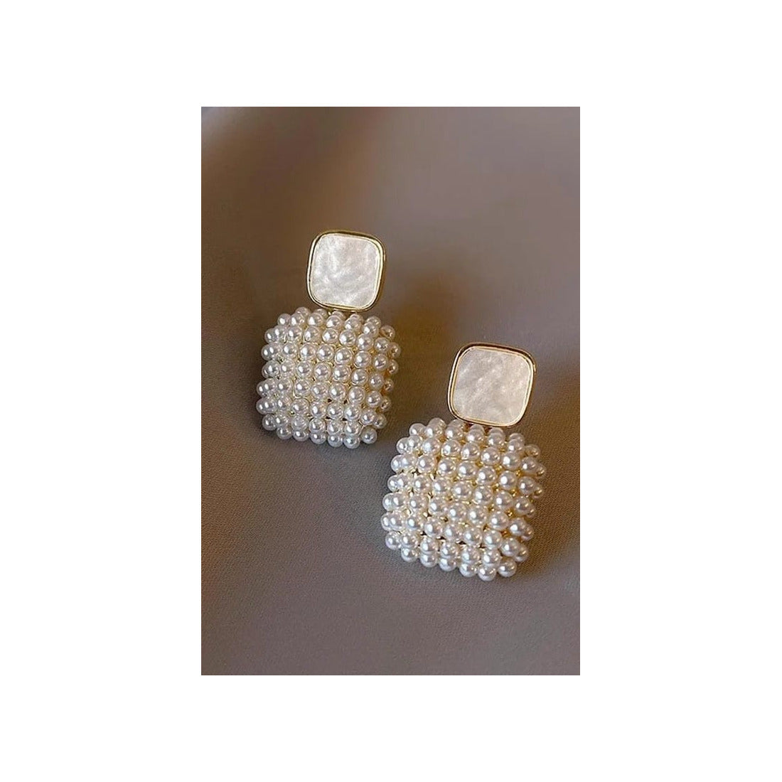 Handmade pearl Earrings for womenAnti tarnish featuresMaterial:- Pearl + Alloy zincColour:- Gold
