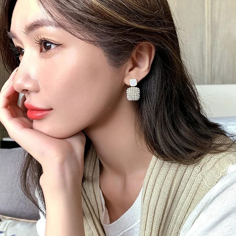Handmade pearl Earrings for womenAnti tarnish featuresMaterial:- Pearl + Alloy zincColour:- Gold