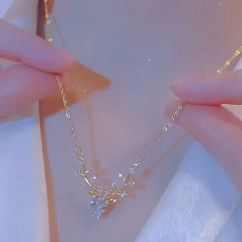 Deer pendant necklace