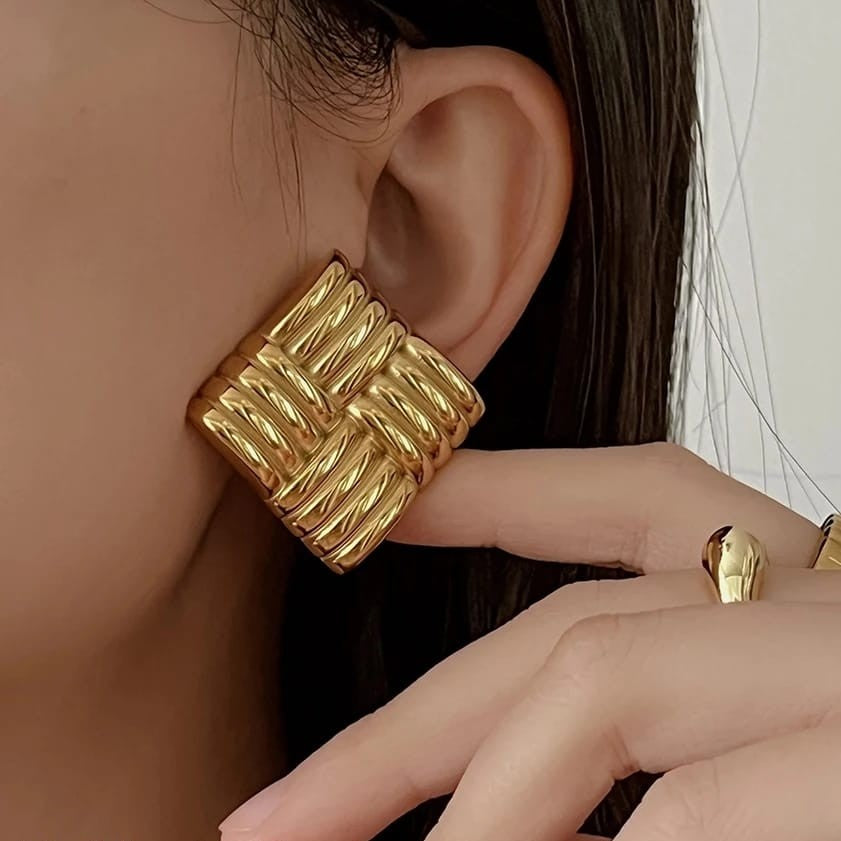 Stainless steel, Anti tarnish earrings for women Colour:- GoldLong time colour durability