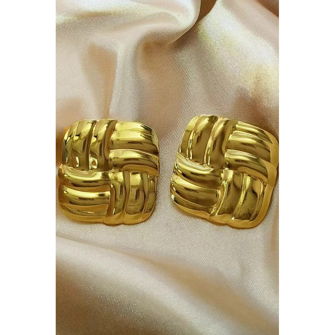 Stainless steel, Anti tarnish earrings for women Colour:- GoldLong time colour durability