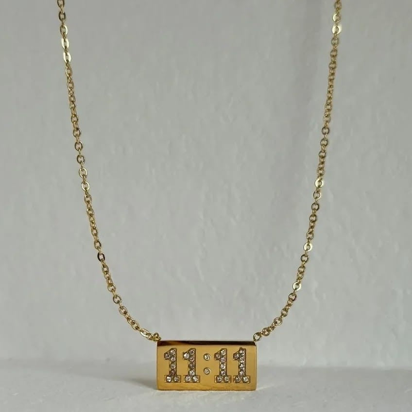 11:11 Lucky Charm Necklace for GirlsMaterial:- Alloy copper Anti tarnish necklace Colour:- Gold