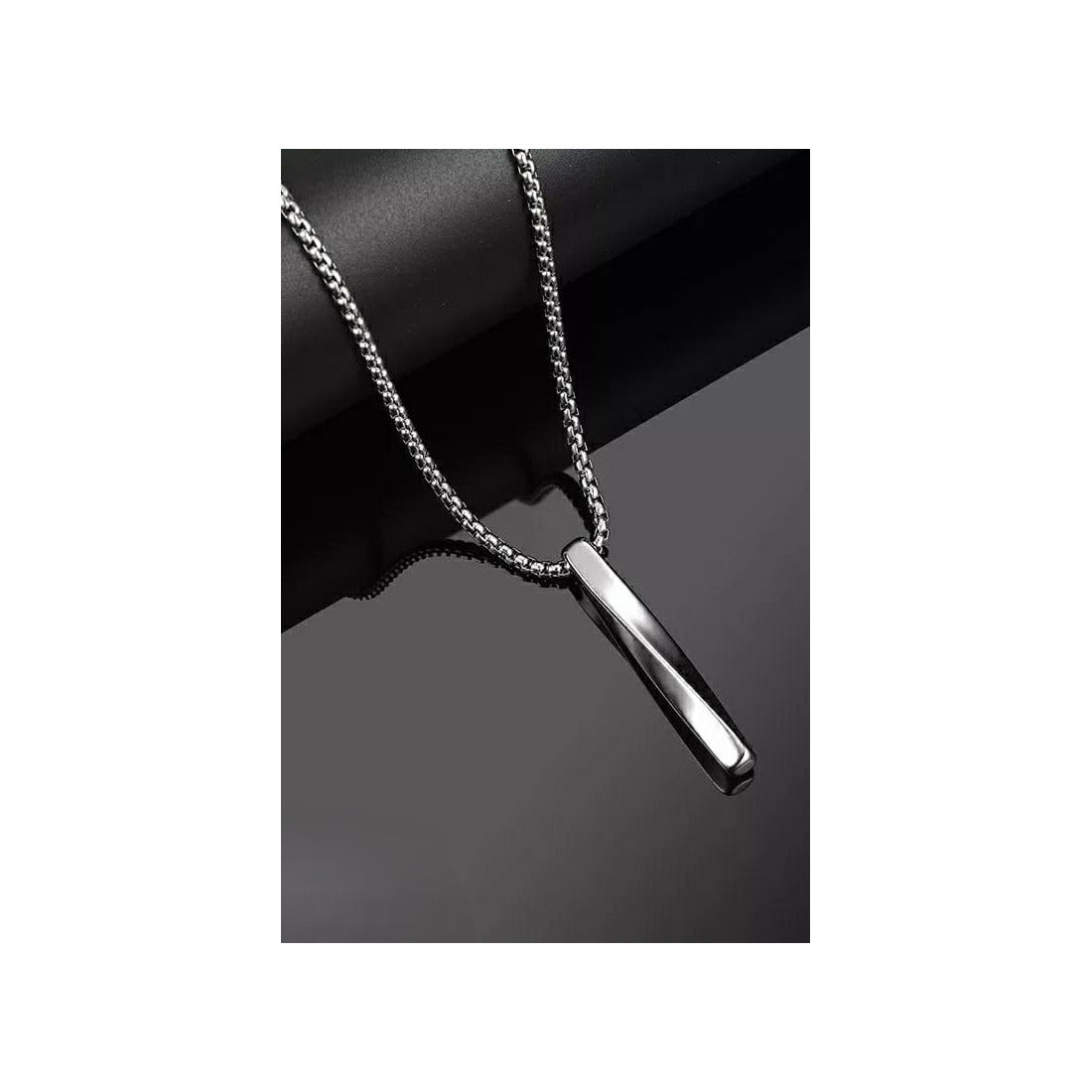 Men's bar pendant necklace