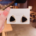 Double layer studs for womenColour:- GoldMaterial:- Zinc copper mixture Anti tarnish earrings