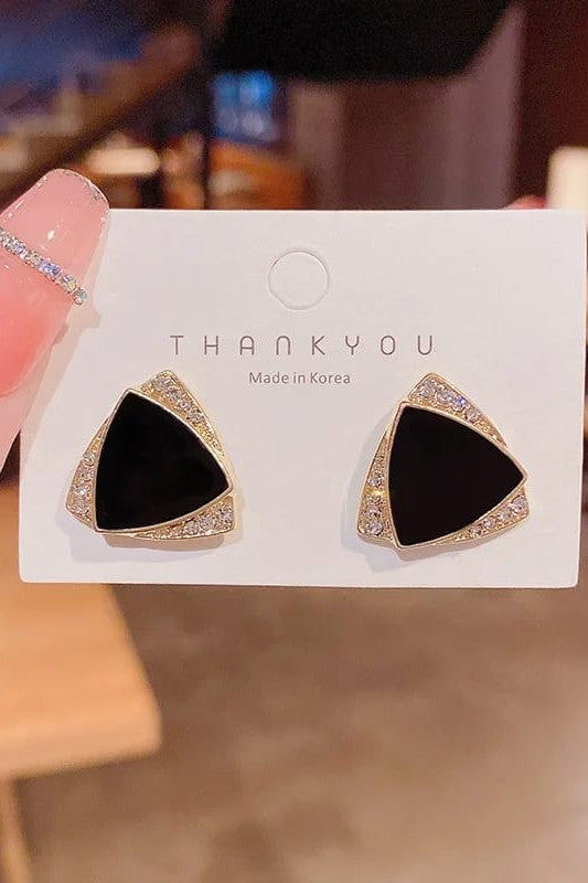 Double layer studs for womenColour:- GoldMaterial:- Zinc copper mixture Anti tarnish earrings