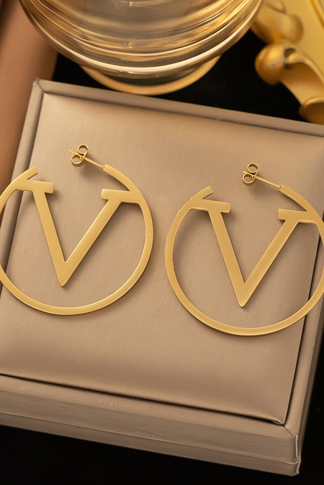 Stainless steel High Quality Luxury Earrings for women 18 k gold plated Material:- Stainless steel Colour:- Gold Anti tarnish, Anti Allergic