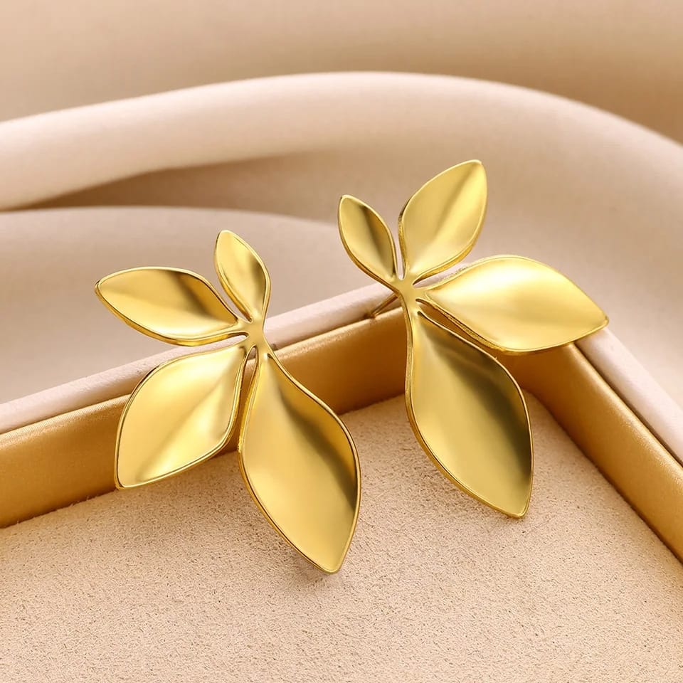 Stainless steel jewellery for women Colour:- GoldAnti tarnish and Anti Allergic, Superior Quality