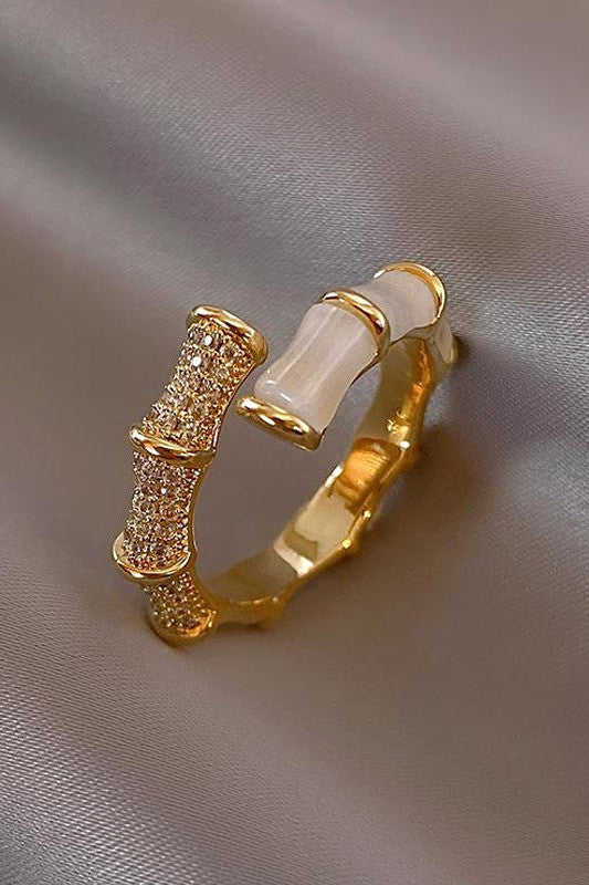 Party wear Adjustable Finger ring for womenMaterial:- Zircon and AlloyColour:- Gold