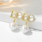 Party wear luxury ear studsMaterial:- Zircon, pearl and AlloyColour:- Gold