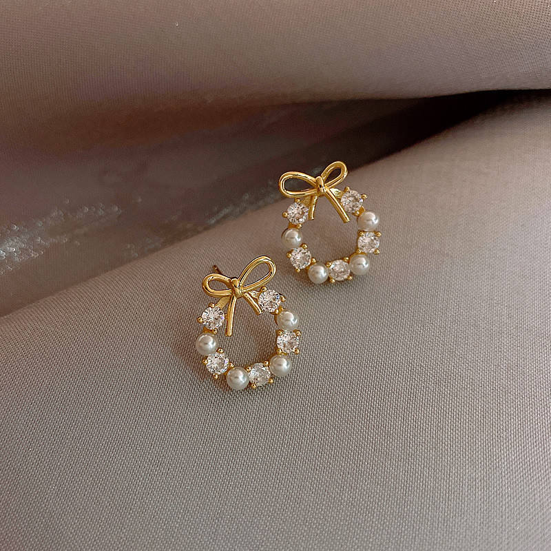 Crystal pearl Studs