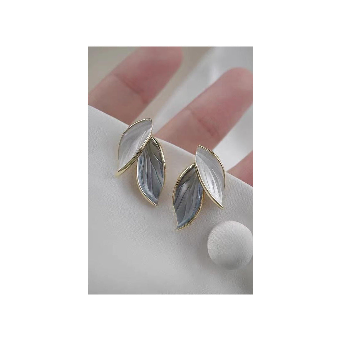 Leaf shape studs for women