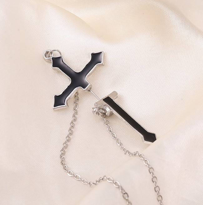 Cross Earcuff