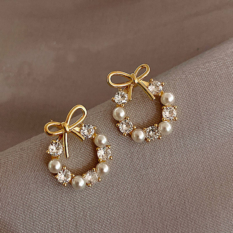 Crystal pearl Studs