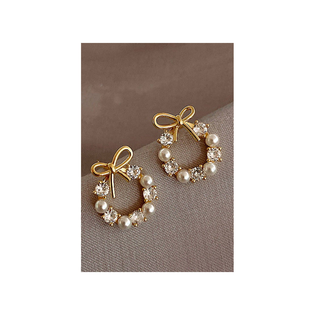 Crystal pearl Studs