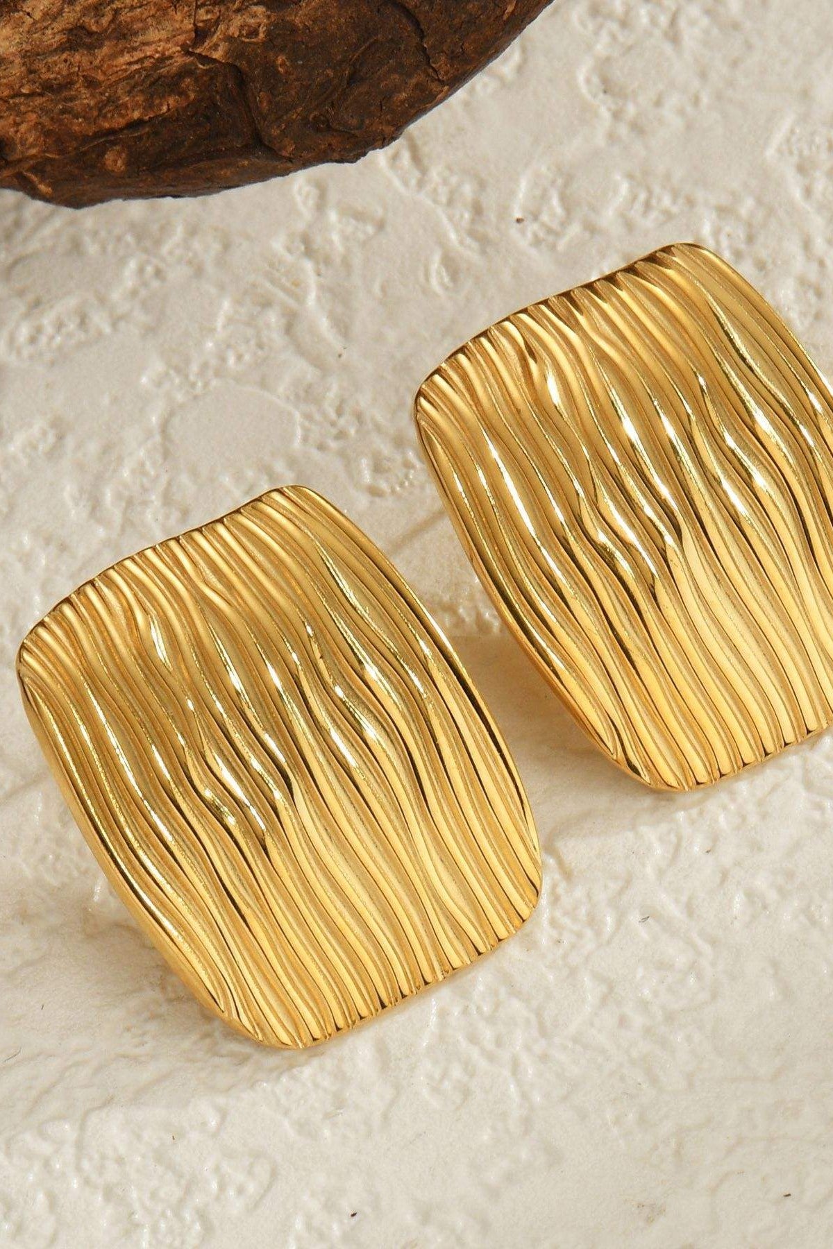 Stainless steel jewellery design for Women Anti Tarnish and Anti Allergic Colour:- GoldLong time colour preservation