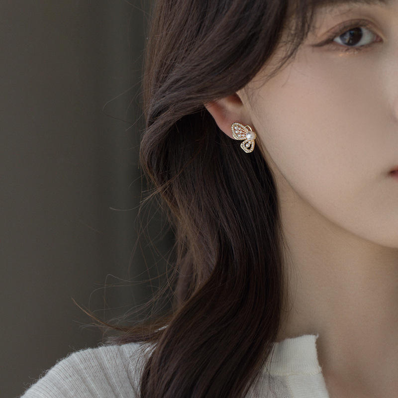 Butterfly ear studs