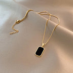Elegant geometric shape black neck pendent