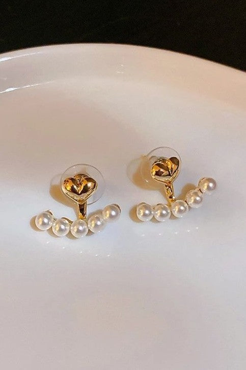 Pearl ear studs