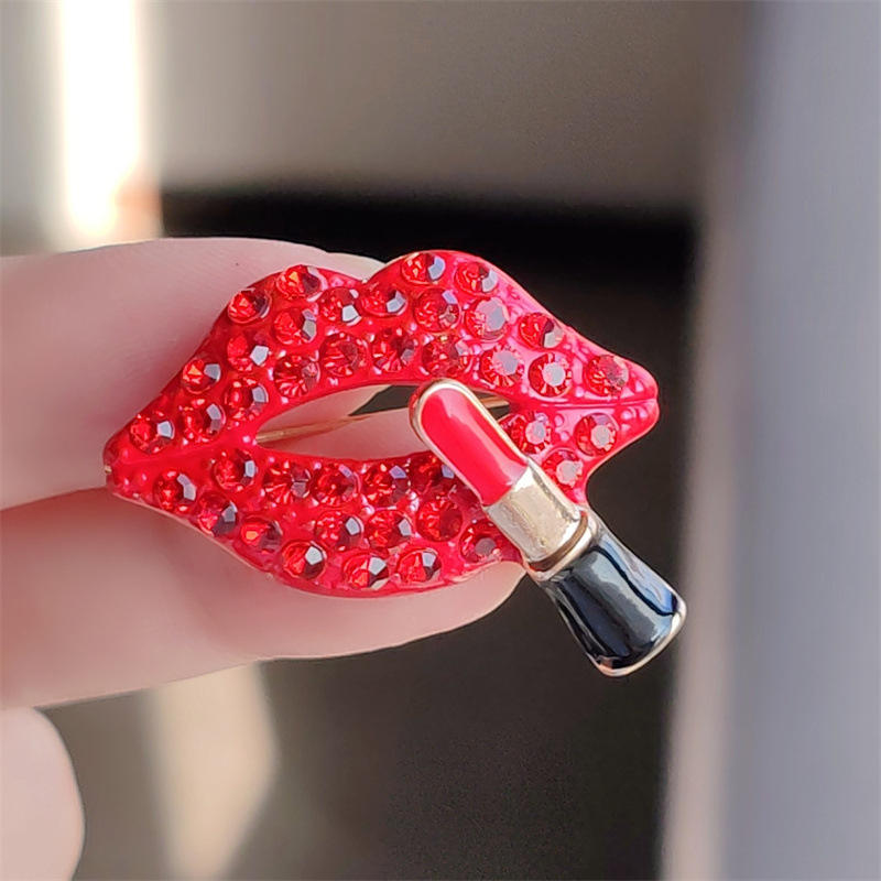 Women fashionable brooch