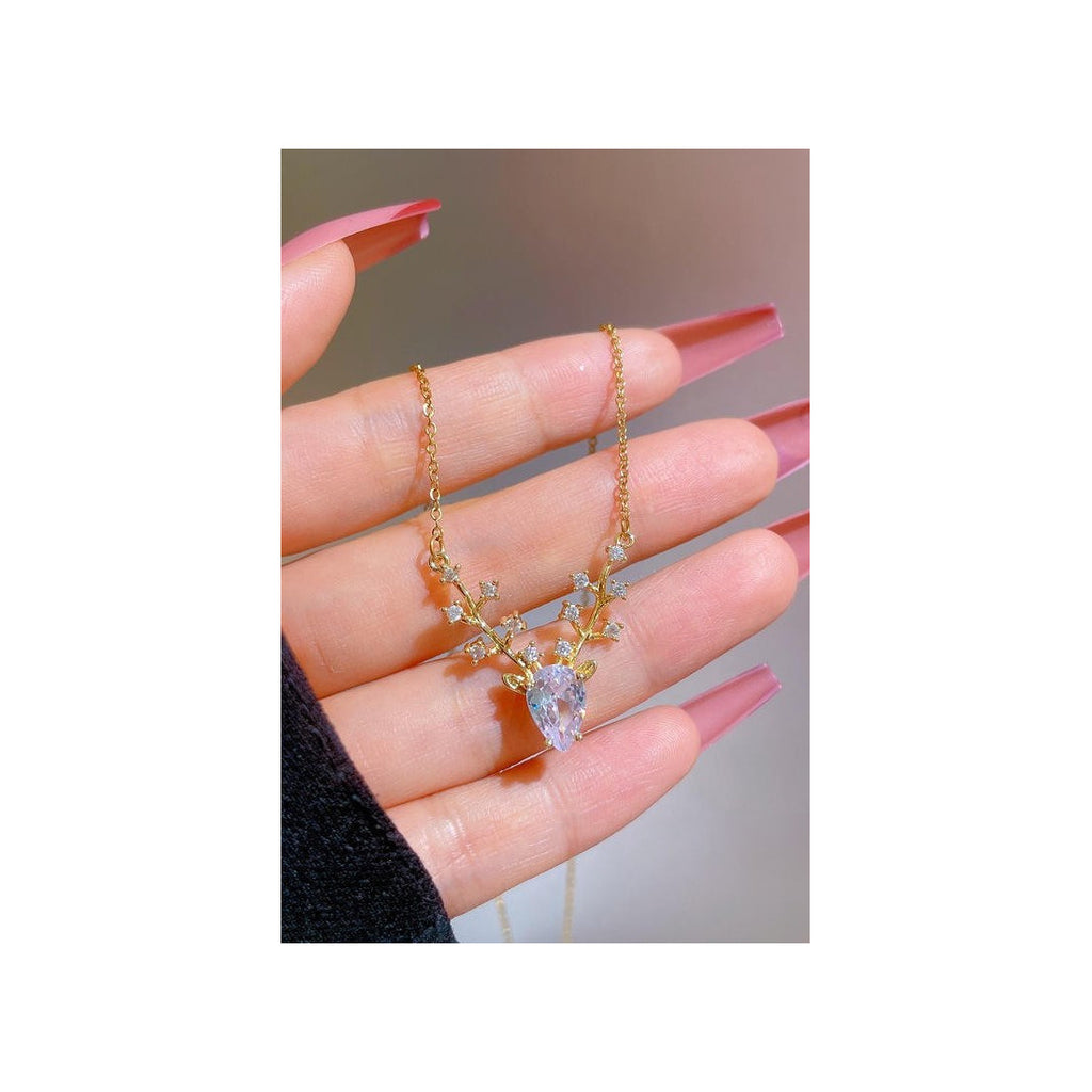 Deer pendant necklace