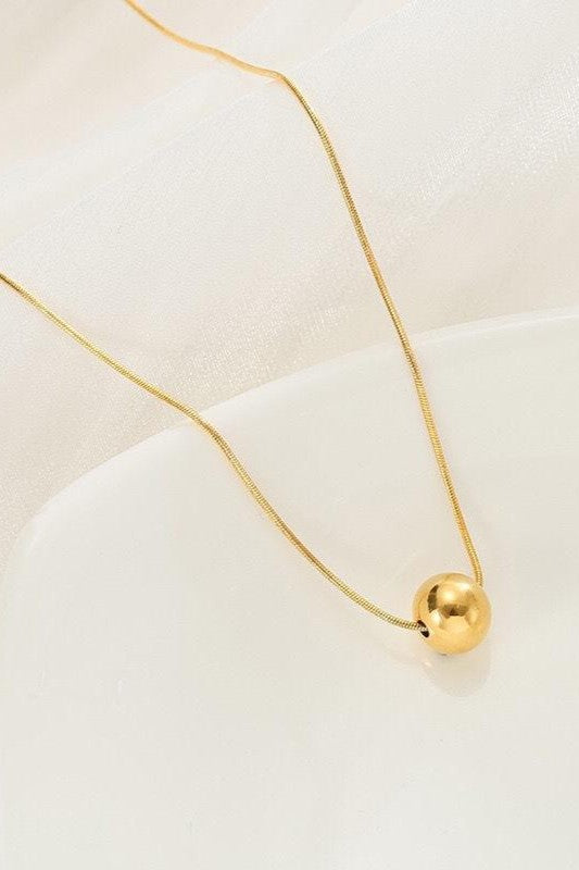 Classic simple ball pendant necklaceMaterial:- Alloy coperColor :- Gold