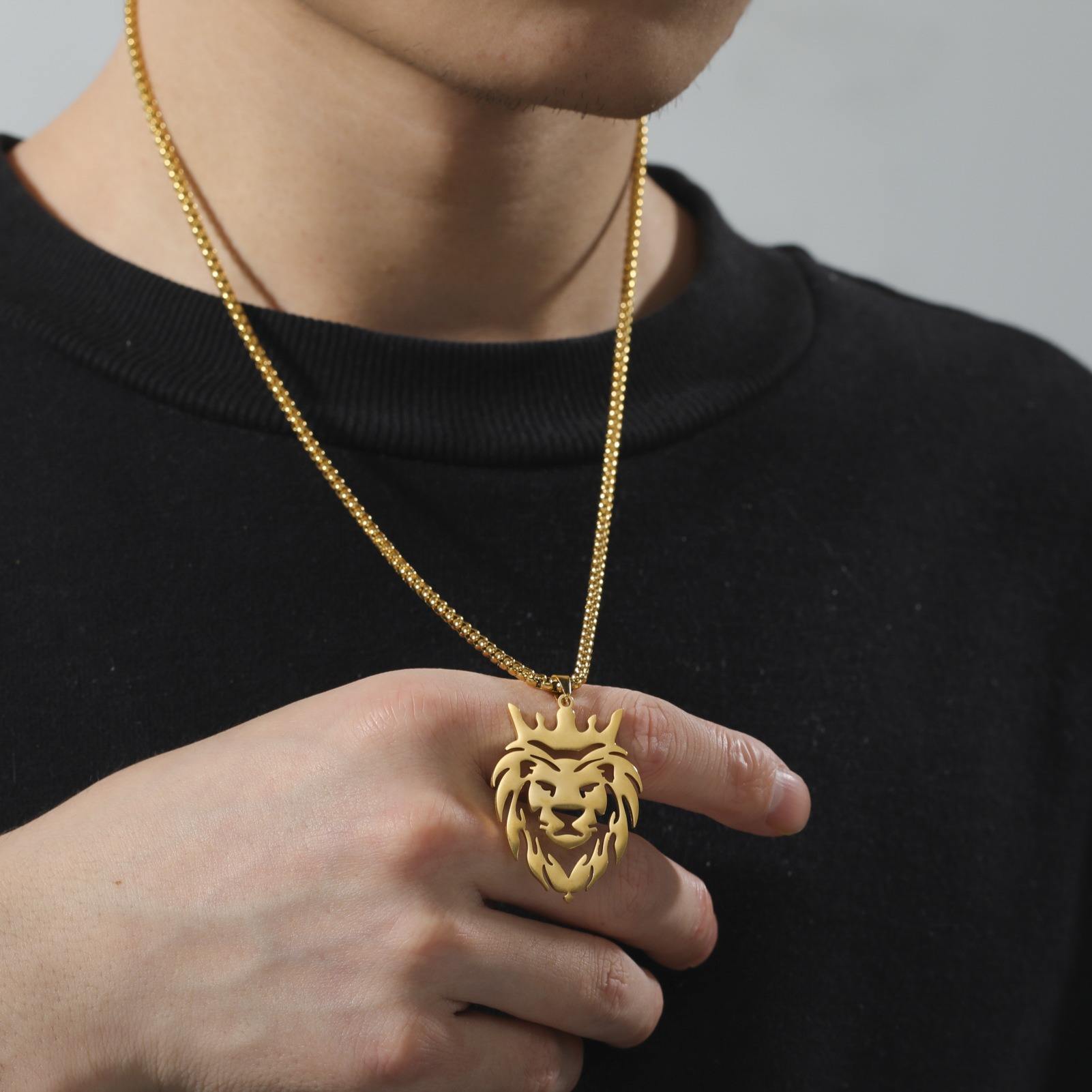Lion pendant necklace unisex style