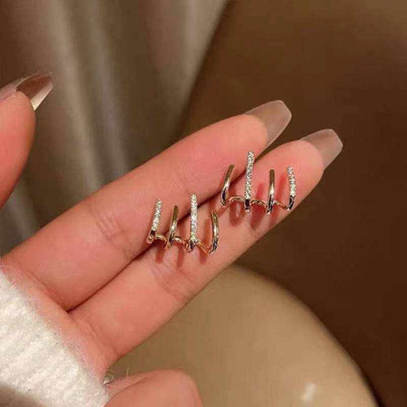 Claw studs for women