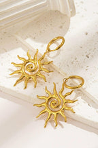 Stainless steel  sun shaped Necklace for women Colour:- Gold Anti Tarnish and Anti Allergic 18 k gold plated
