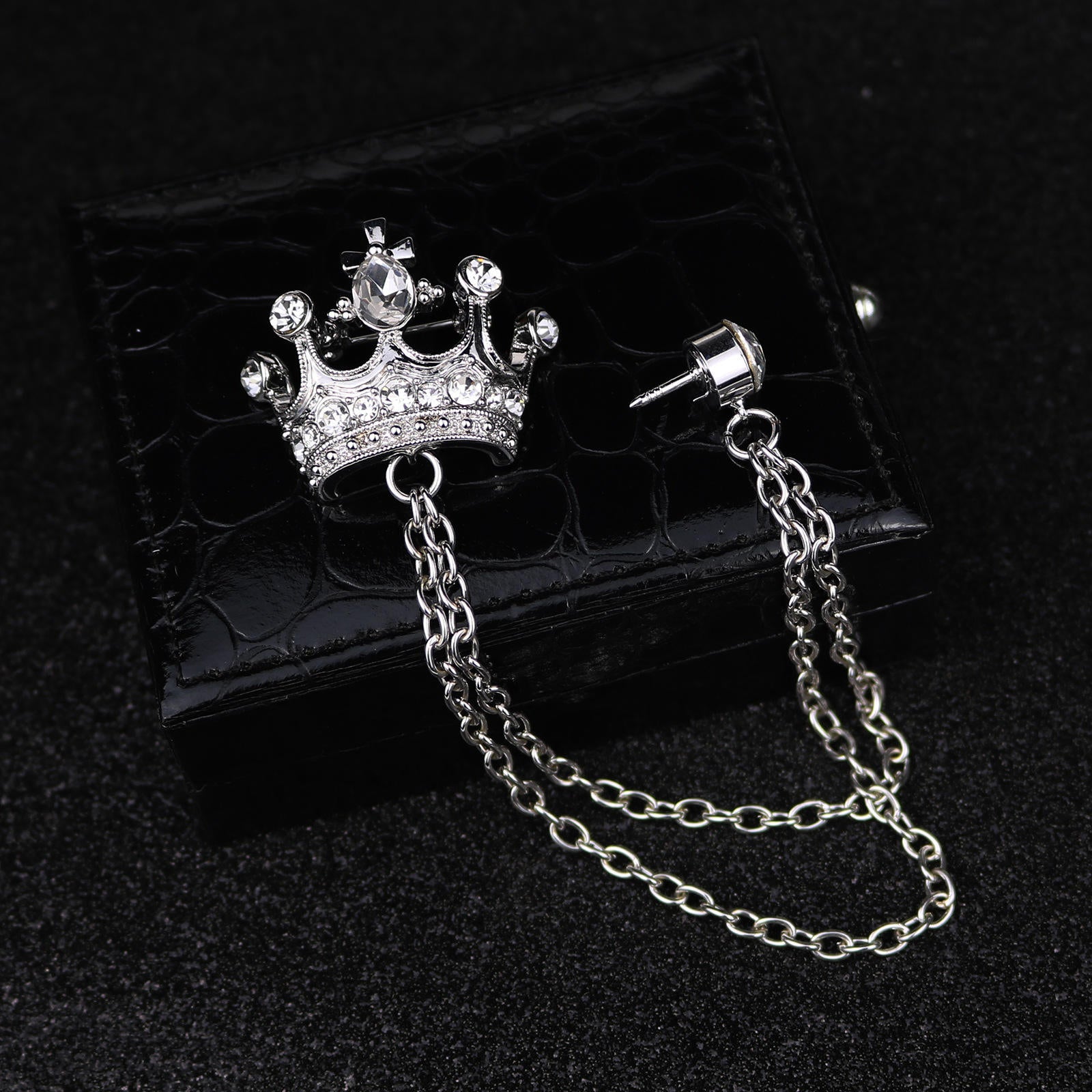 Crown shape brooch Unisex style, Anti Tarnish material