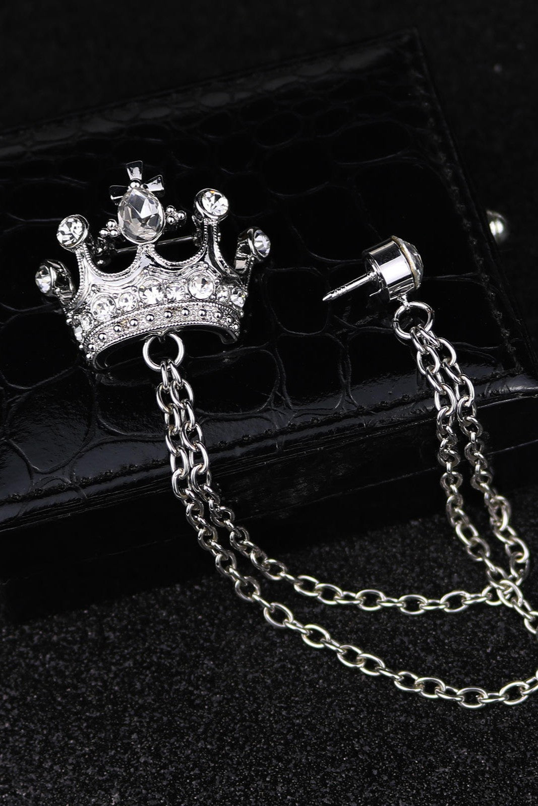 Crown shape brooch Unisex style, Anti Tarnish material