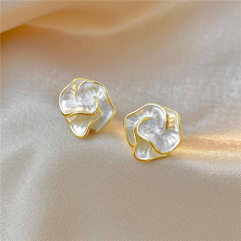 Flower shape ear studs Anti Tarnish ear studs