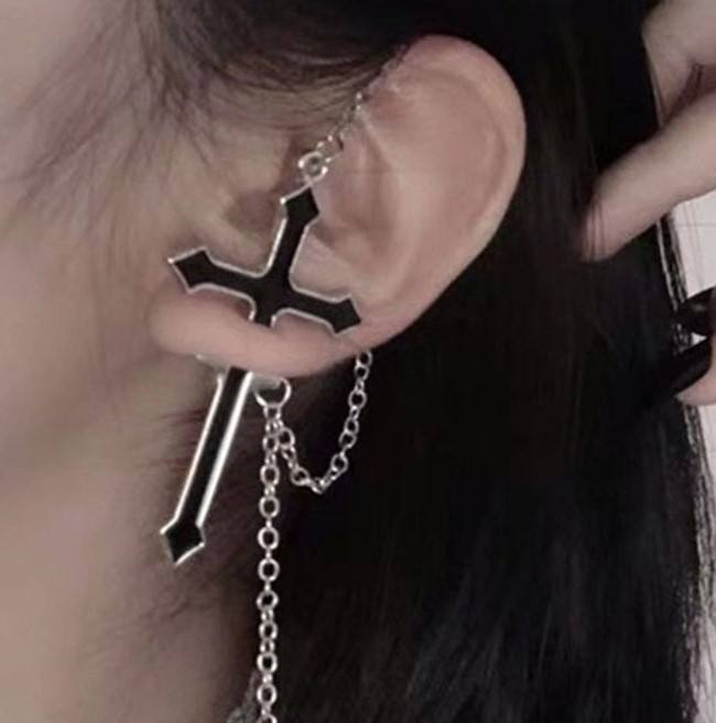Cross Earcuff