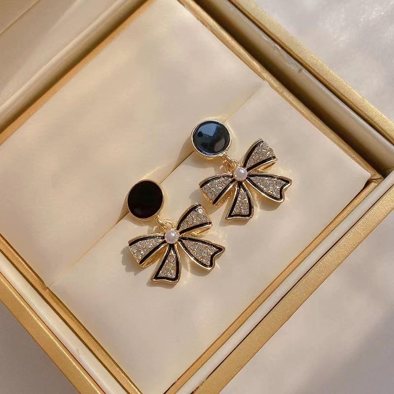 Bow shaped Earrings for women