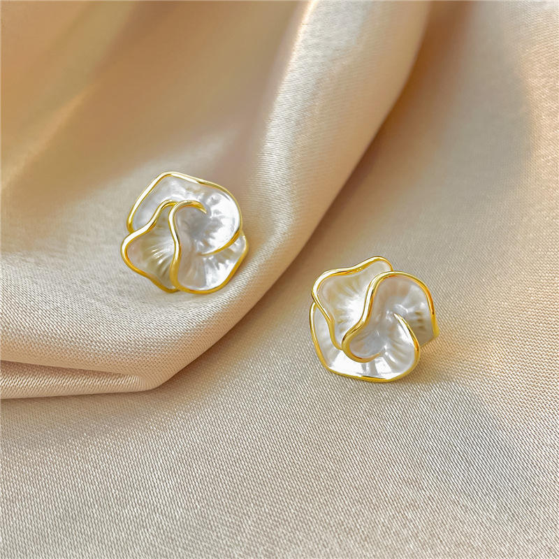 Flower shape ear studs Anti Tarnish ear studs