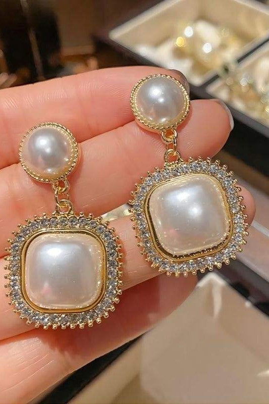 Korean Pearl Rhinestones Earrings for womenMaterial:- Rhinestones+ Pearl + AlloyColor:- Gold