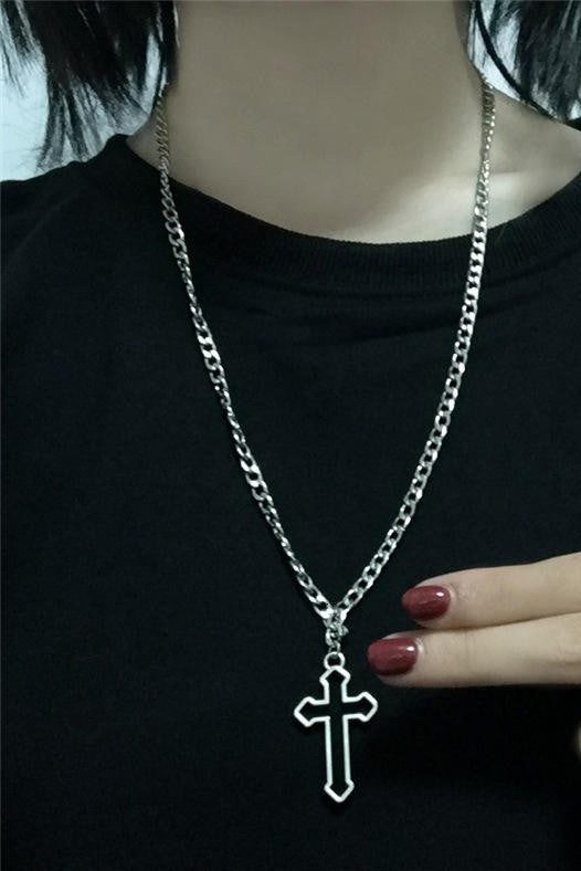 Cross necklace with thick chain Unisex style for both Men's and womenMaterial ;- Alloy zincColor :- Silver