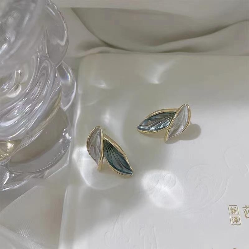 Leaf shape studs for women