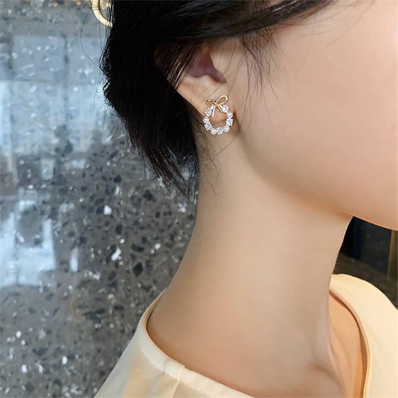 Crystal pearl Studs