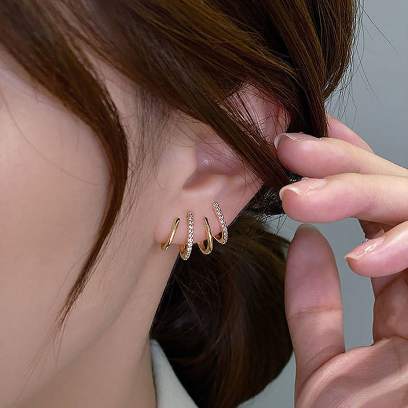 Claw studs for women